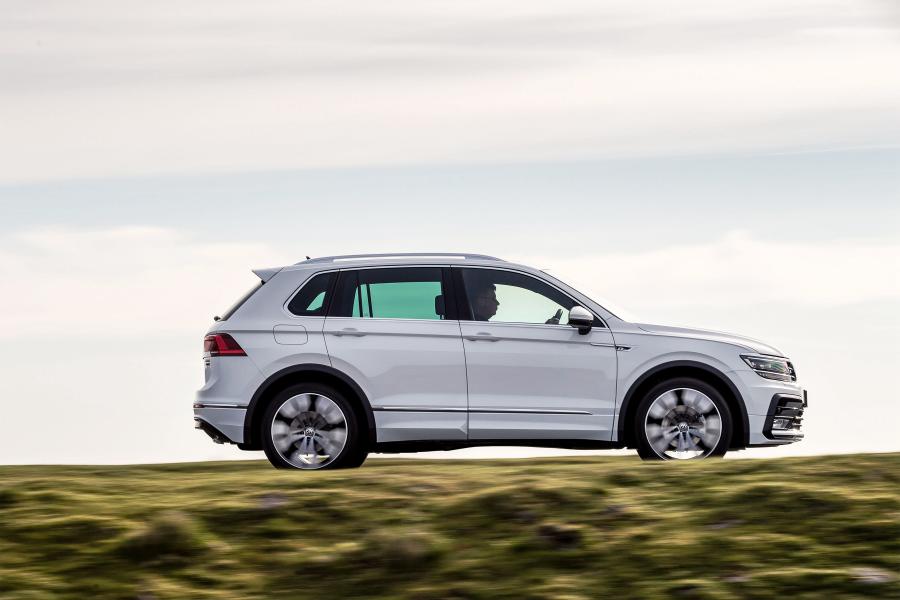  Volkswagen Tiguan R-Line 2016 года  (UK) (фото 25 из 30)